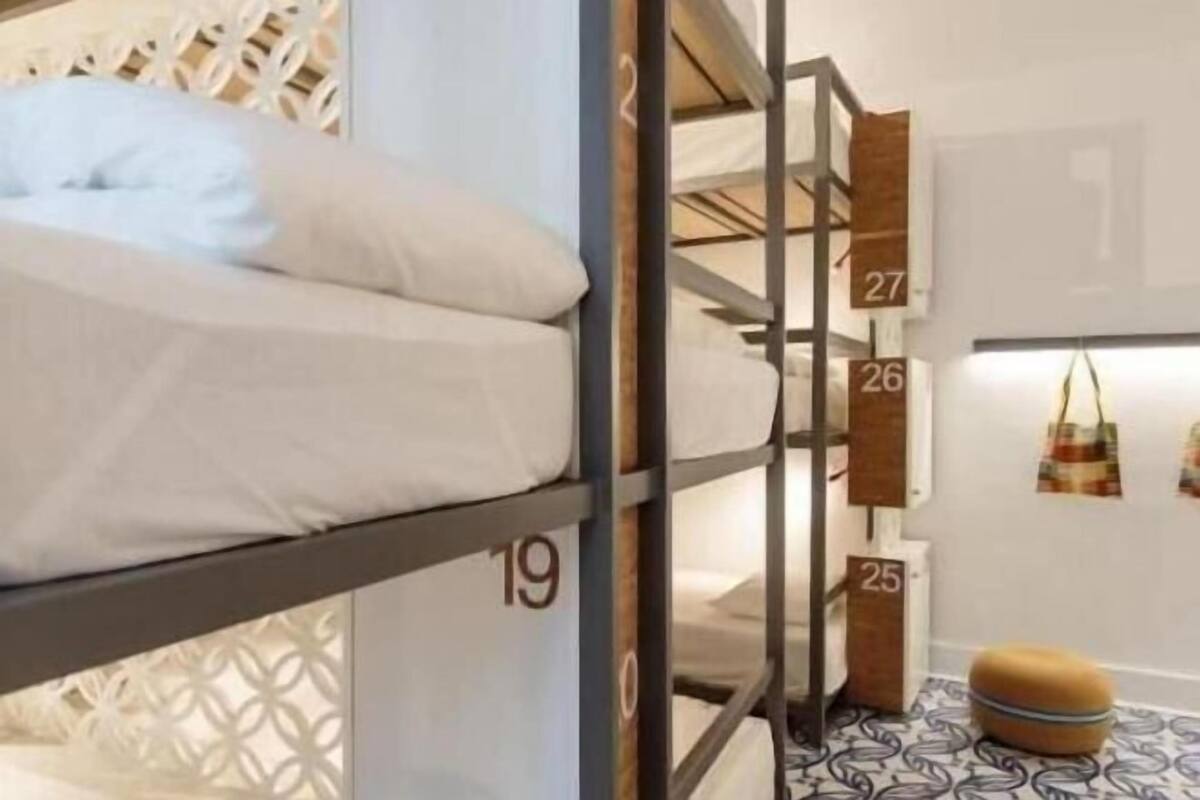 Chambres insonorisées, fer et planche à repasser