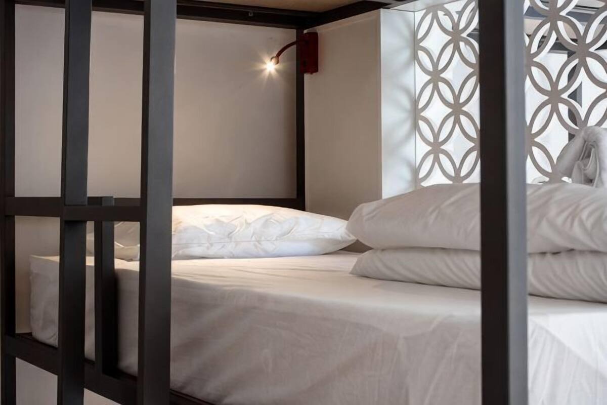 Chambres insonorisées, fer et planche à repasser