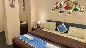 Kamar Quadruple | Didekorasi berbeda-beda dan dilengkapi dengan perabotan berbeda-beda