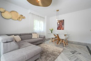 Smart TV - Dream Apartment in Puerto Banús (Marbella)