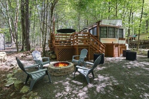 Eagle Lake Cozy 2BR Pocono Cabin Near Attractions