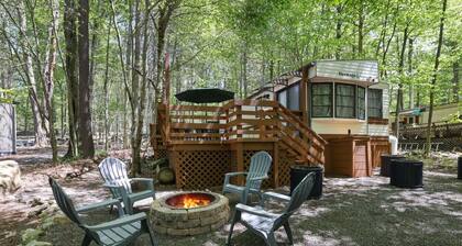 Eagle Lake Cozy 2BR Pocono Cabin Near Attractions