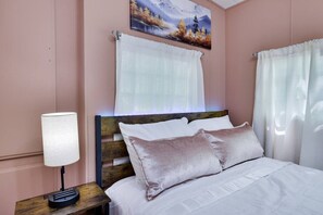 2 bedrooms, iron/ironing board, travel cot, free WiFi