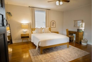 2 chambres, fer et planche à repasser, Wi-Fi, draps fournis