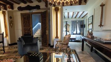 Suite Studio Luxe, vue ville | Coin séjour