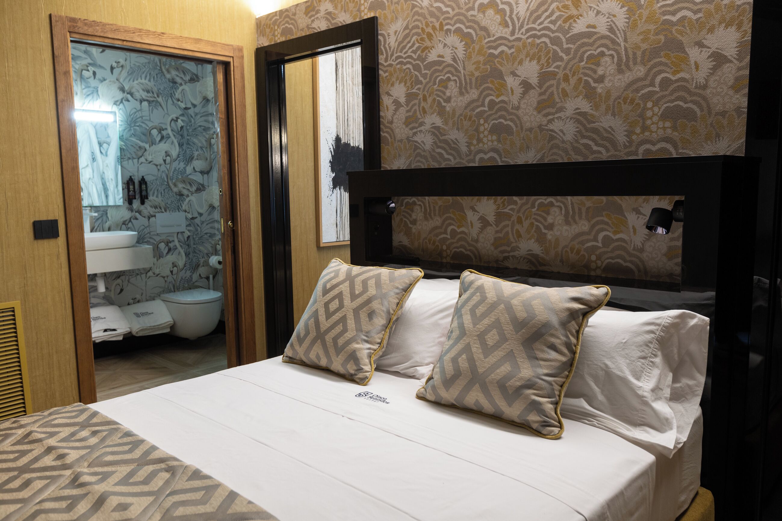 Luxury Studio Suite, City View | Premium bedding, minibar, in-room safe, laptop workspace