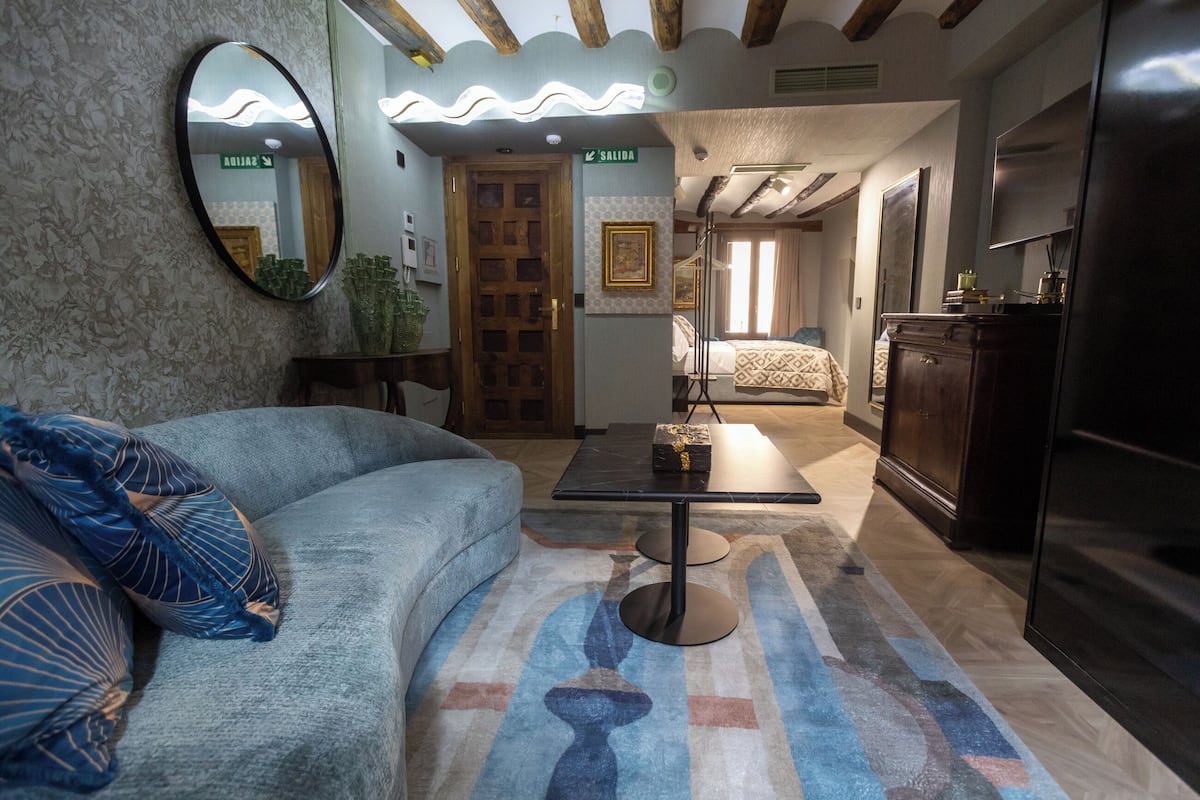 Suite Studio Luxe, vue ville | Coin séjour