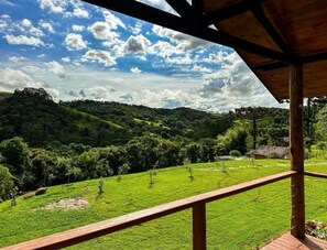 Property grounds - Mountain Chalet 1 (Santo Antônio do Pinhal)