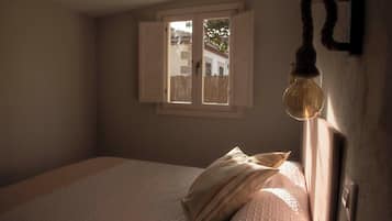 2 dormitorios, cuna de viaje, wifi gratis y ropa de cama