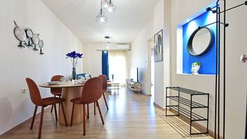 House | Iron/ironing board, free WiFi