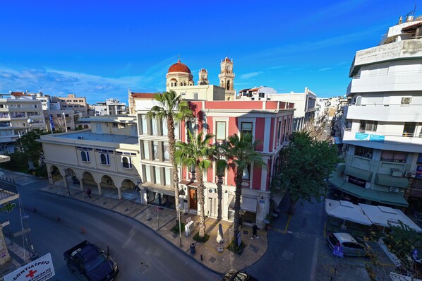 Exterior - Royal Blue Central House by Checkin (Heraklion)