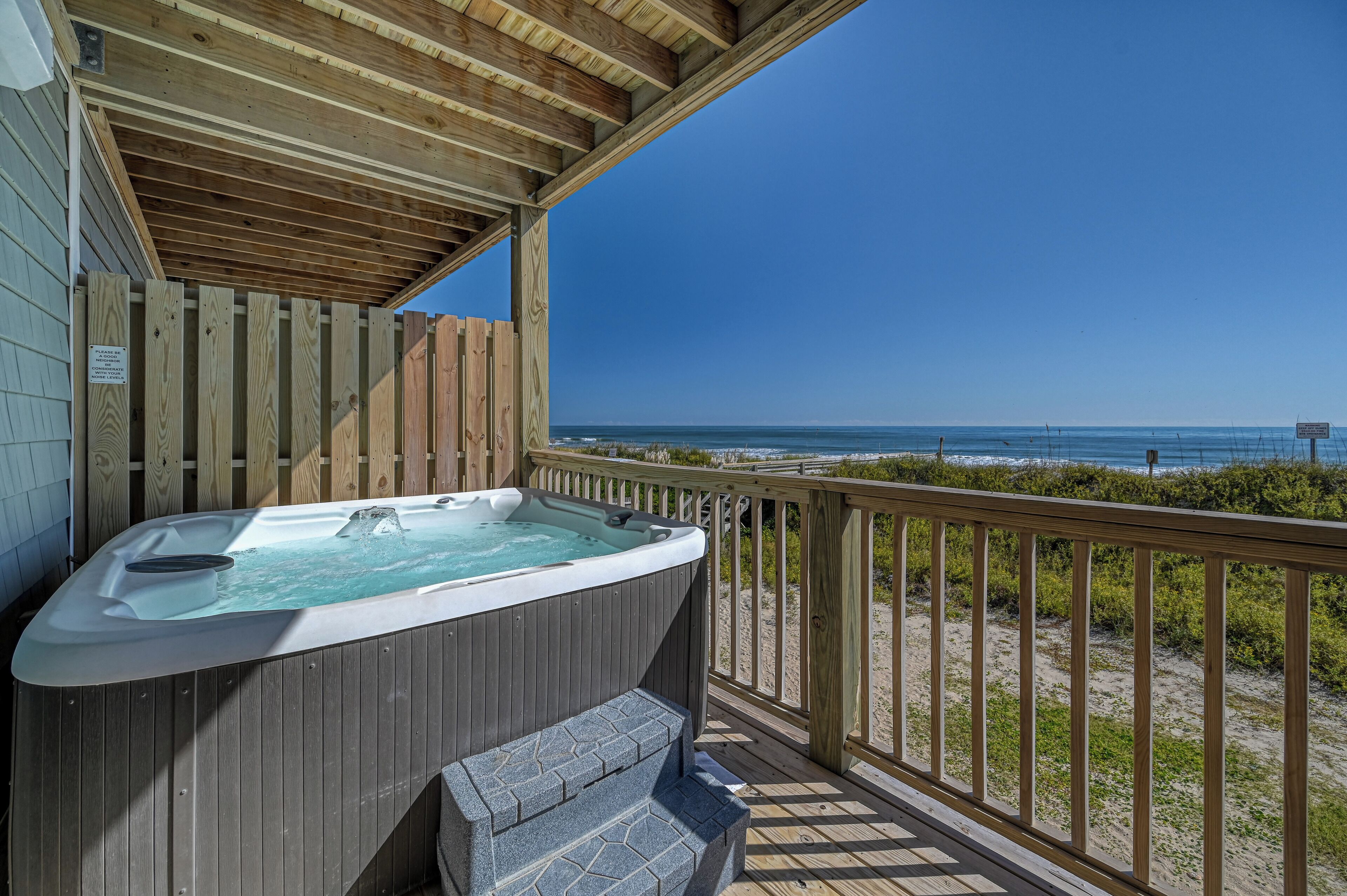 Tina de hidromasaje al aire libre