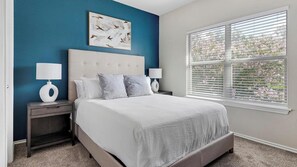 1 habitación, escritorio, tabla de planchar con plancha y wifi 