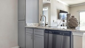 Kühlschrank, Esstisch