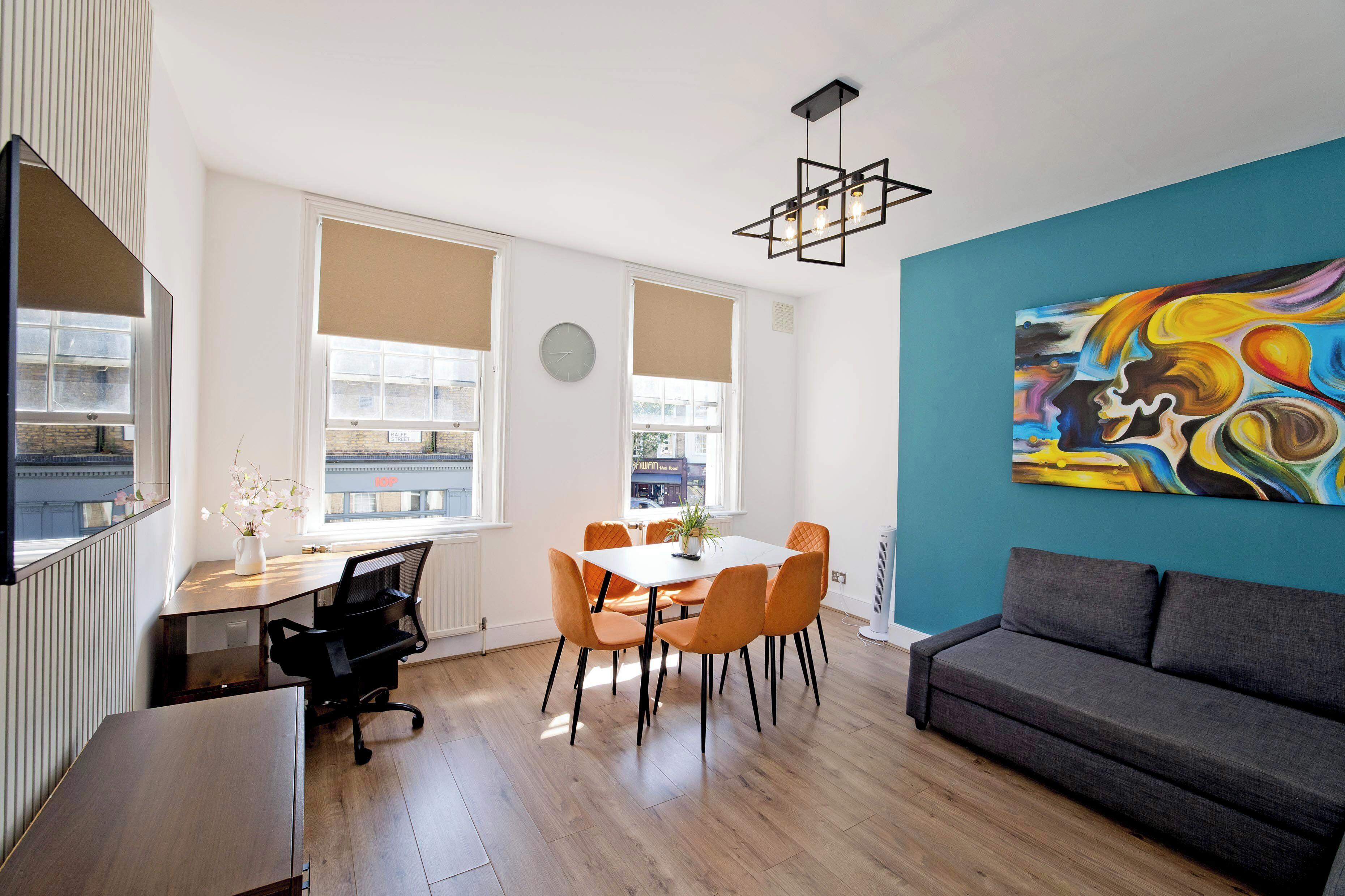 Apartment | Living area | Flat-screen TV