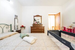 Apartment, 3 Bedrooms, Patio, City View