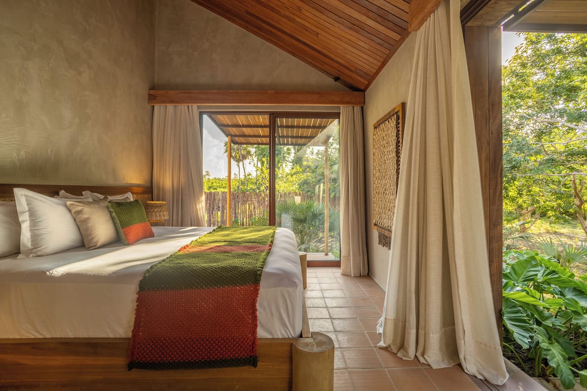 Suite (Lateral) | Peti besi dalam bilik, Wi-fi percuma