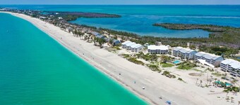 Luxury Beach Villa at South Seas