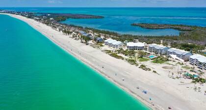 Luxury Beach Villa at South Seas