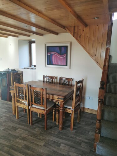 Beacon View House, 4-beds, Sleeps 8, Parking