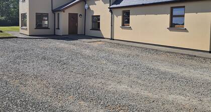 Beacon View House, 4-beds, Sleeps 8, Parking