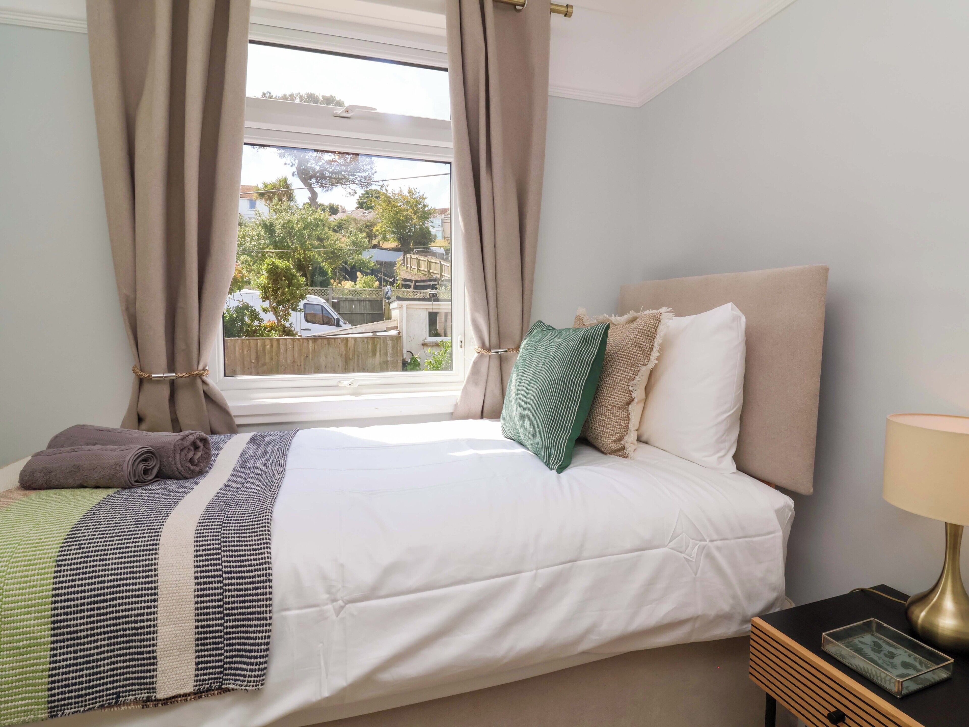 Cottage | 4 bedrooms, individually decorated, individually furnished, free WiFi