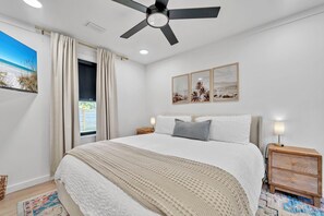 3 室のベッドルーム、アイロン / アイロン台、旅行用ベビーベッド、WiFi (無料)