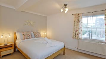 Apartment | 2 bedrooms, iron/ironing board, free WiFi