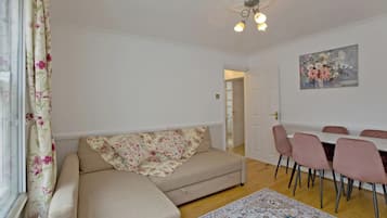 Apartment | Ruang tamu | TV skrin rata