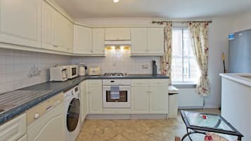 Apartment | Private kitchen | Electric kettle