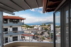 Deluxe Suite with Sea View | Balcony - Villa JIOTA (Ksamil)