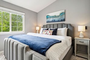 2 bedrooms, desk, iron/ironing board, travel crib