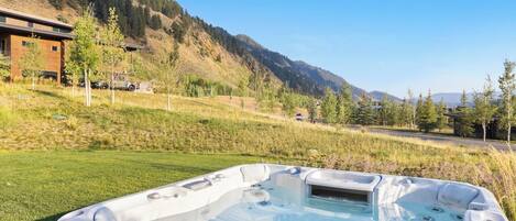 Bain à remous extérieur