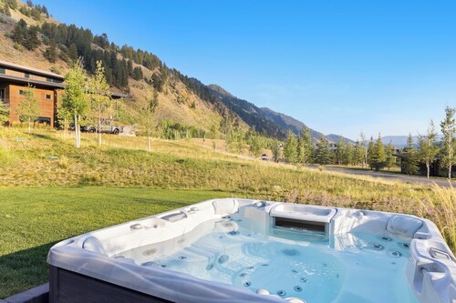 Outpost: Hoback Hideaway - Private Hot Tub