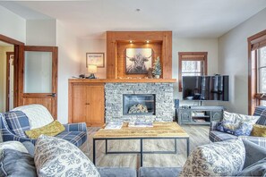 Premium-huoneisto, parveke, vuoristonäköala | Oleskelualue