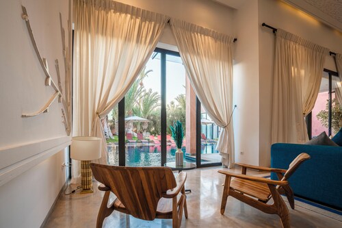 Spacious 5-bedroom villa in beautiful Marrakesh with free breakfast