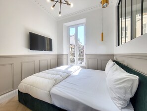1 bedroom, iron/ironing board