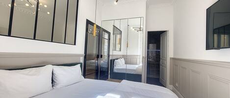 1 bedroom, iron/ironing board