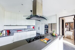 オーブン、コンロ