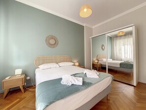1 Schlafzimmer, Bügeleisen/Bügelbrett