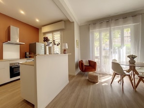 Fridge, microwave, oven, dishwasher