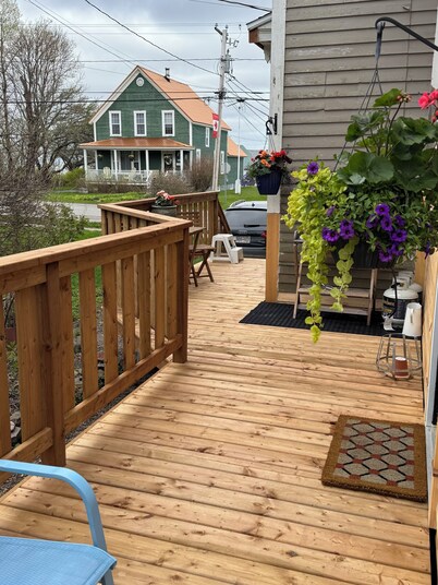 Welcome to Victorian by the bay
Built in 1830 the oldest home in the village