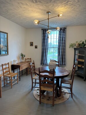 Dining - Welcome to Victorian by the bay
Built in 1830 the oldest home in the village (Saint Martins)