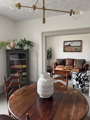 Interior - Welcome to Victorian by the bay
Built in 1830 the oldest home in the village (Saint Martins)