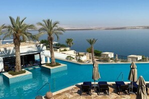 Outdoor pool - Hilton Dead Sea Resort & Spa (Sweimeh)