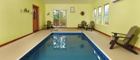 Alberca techada y alberca climatizada