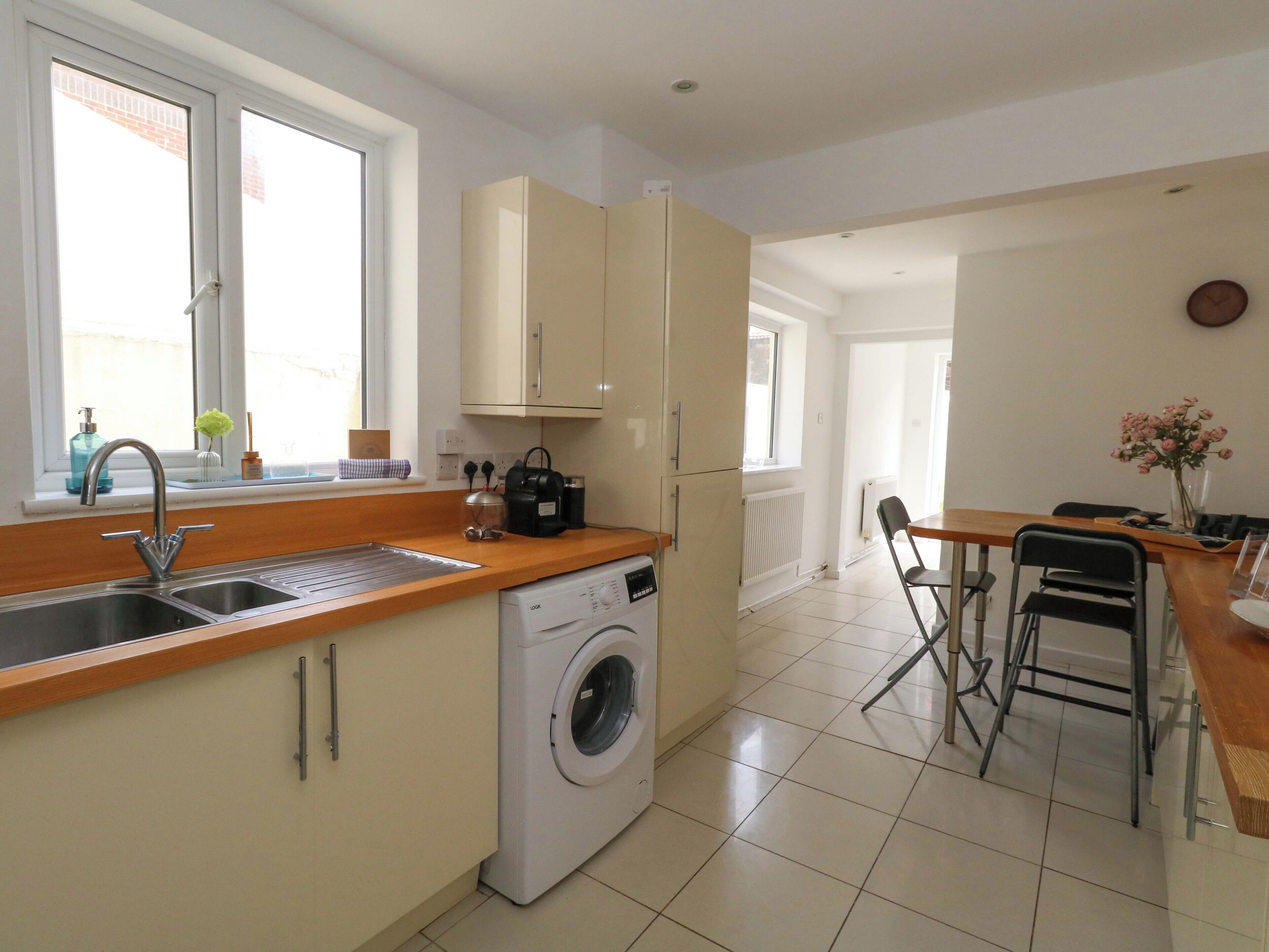 Cottage | Private kitchen | Cookware/dishes/utensils