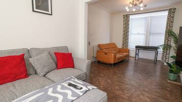 Cottage | Living area