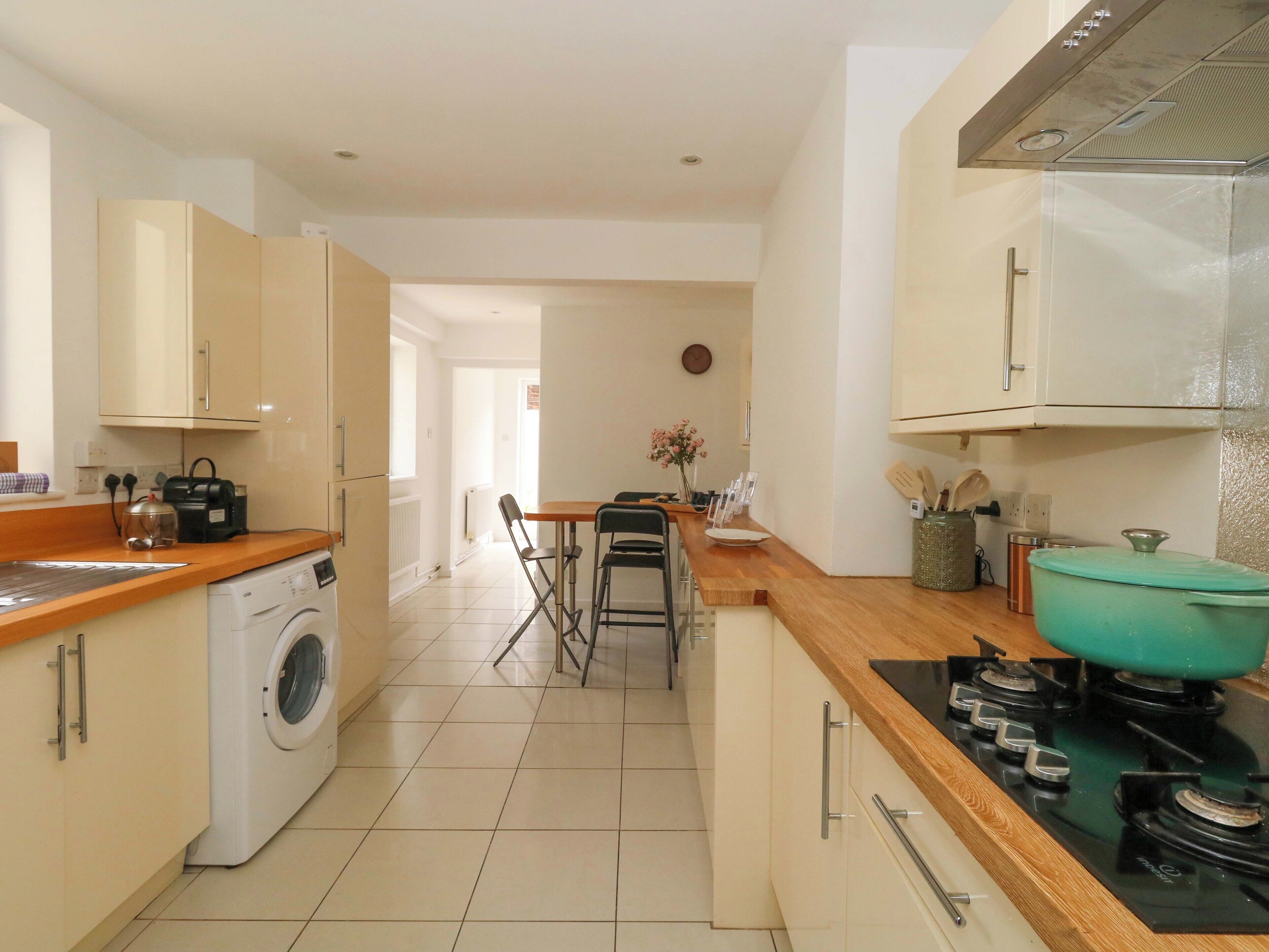 Cottage | Privékeuken | Kookgerei, borden en bestek