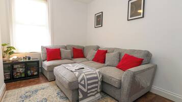 Cottage | Living area